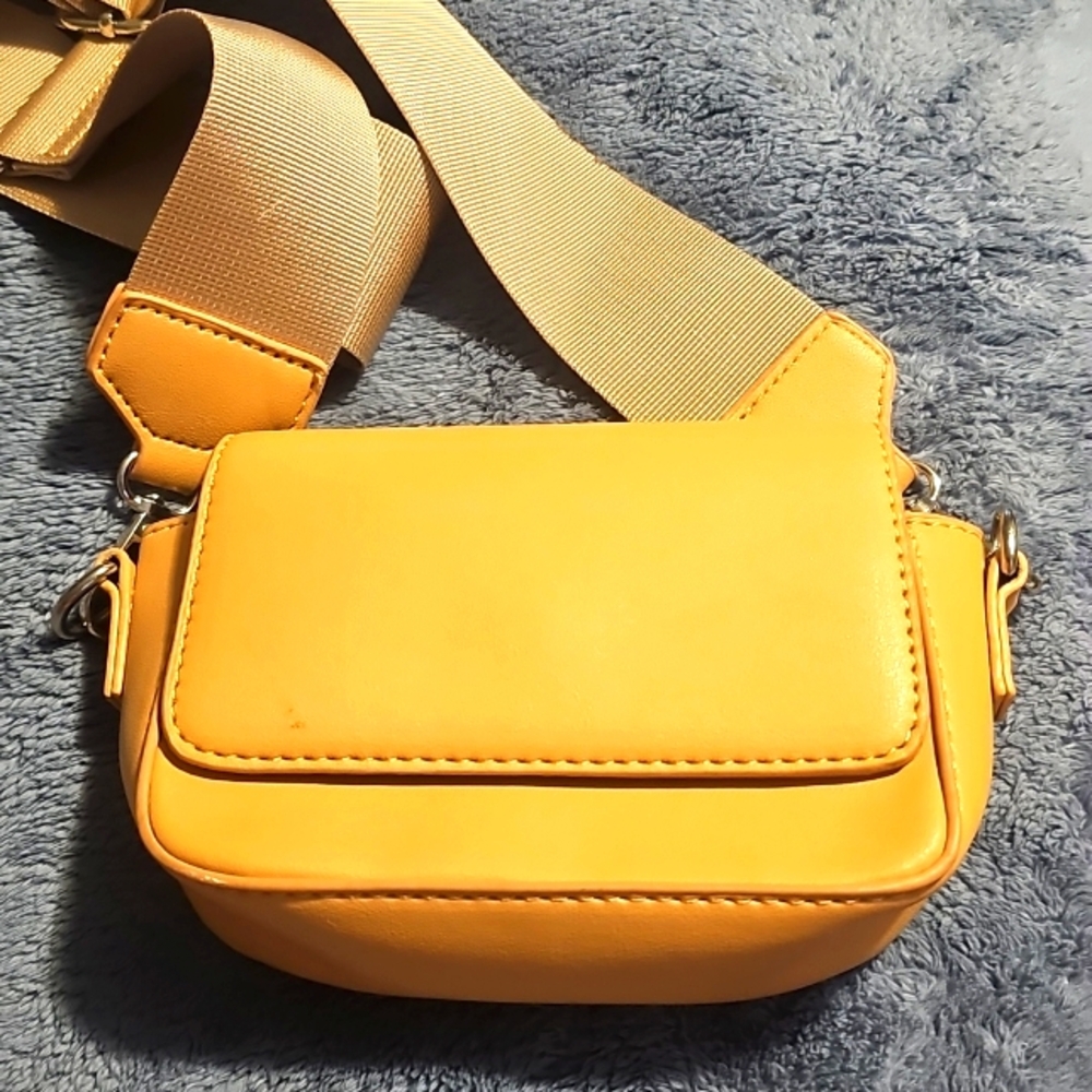 New Handbag Factory Flap Design Leather Tan Crossbody Bag/Belt, Detachable Strap